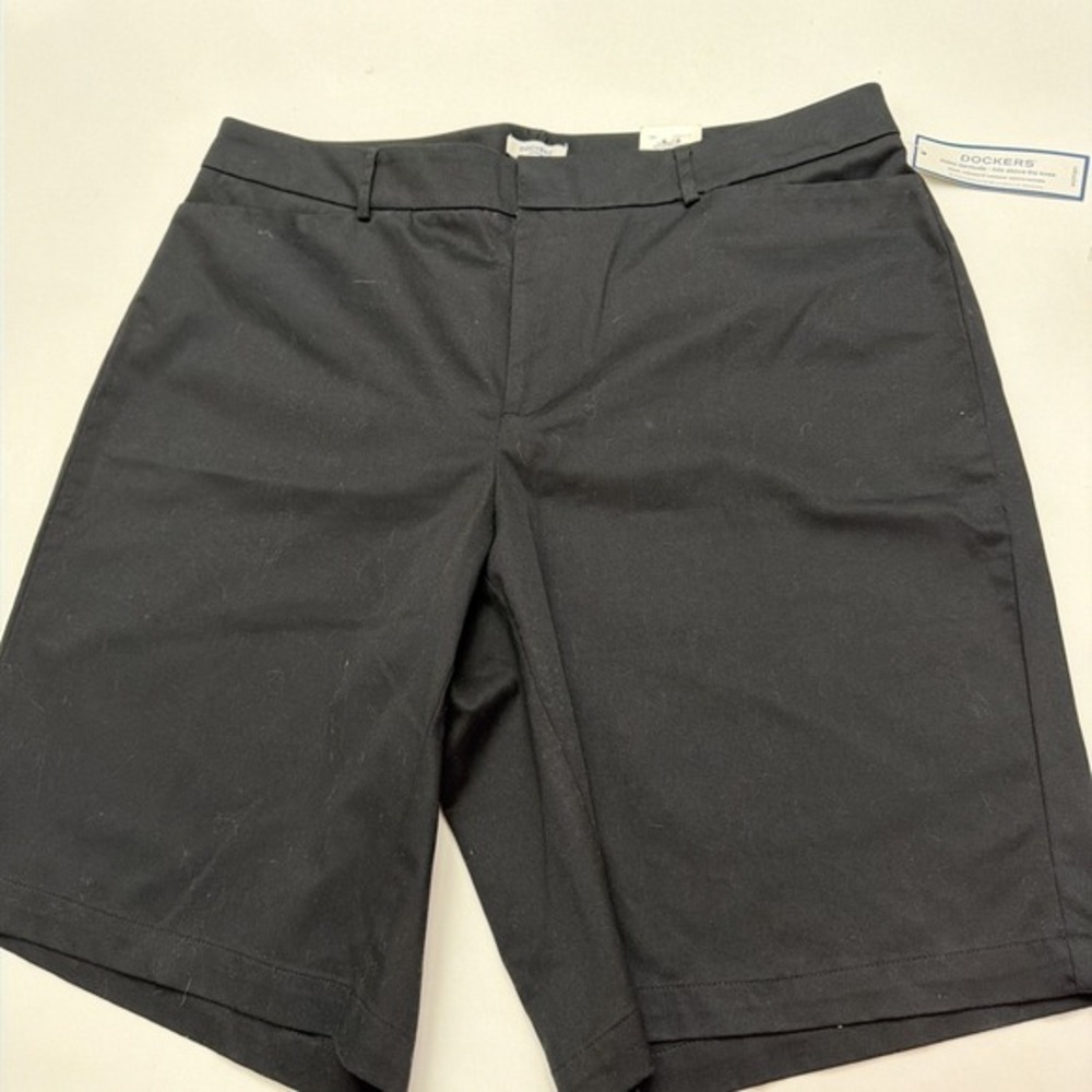 Dockers Black Bermuda‎ Women's Shorts 16W NWT Stretch 38w 12" Inseam       5212